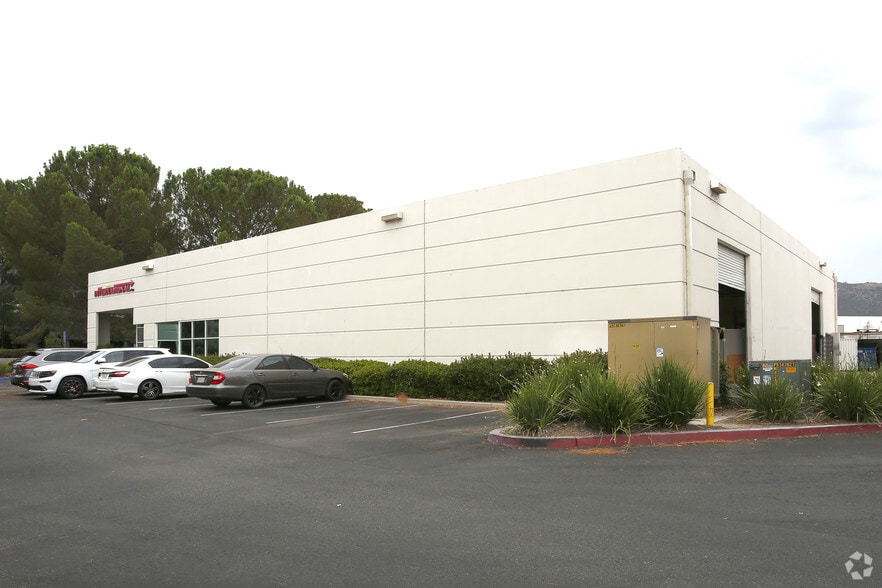 More Photos Of 43105 Business Park Dr, Temecula Manufacturing For Lease