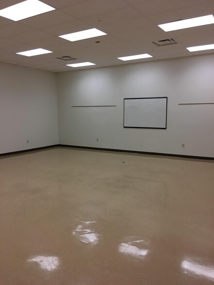 More Photos Of 1305 N Orange Ave, Green Cove Springs Unknown For Lease
