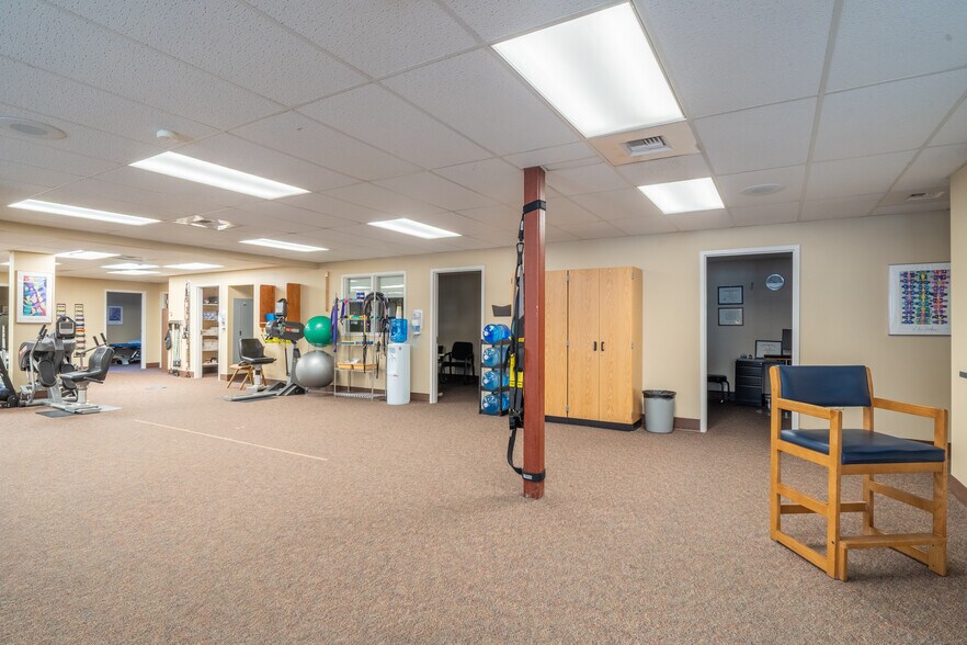 More Photos Of 660 S Coolidge St, Moses Lake Office For Sale
