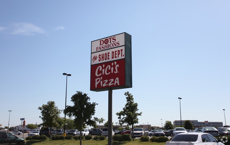 More Photos Of 4398 I-30 Hwy, Dallas Freestanding For Lease
