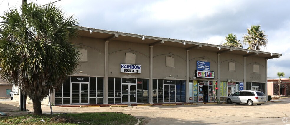 More Photos Of 13210 S Post Oak Rd, Houston General Retail For Sale