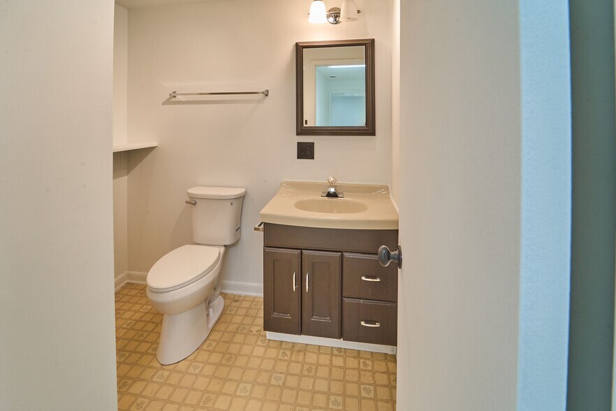 More Photos Of 10022 Rutledge Pike, Knoxville Medical For Sale