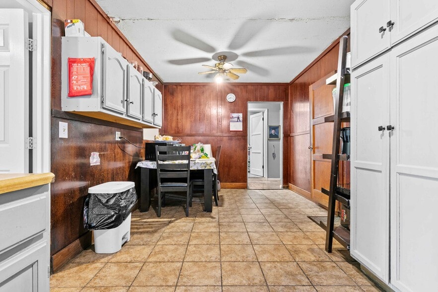 More Photos Of 7317 Clybourn Ave, Sun Valley Contractor Storage Yard For Sale