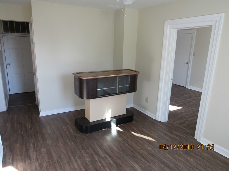 More Photos Of 2850 King William Ave, West Point Storefront Retail Office For Sale