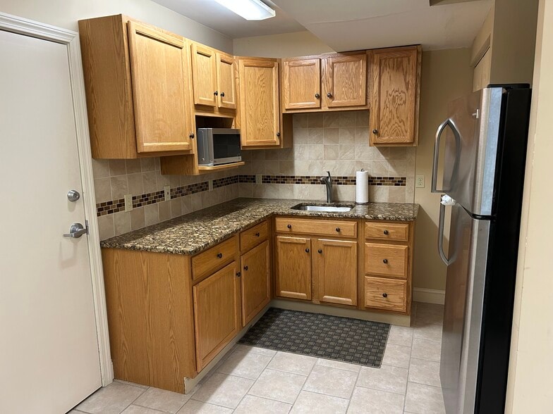 More Photos Of 344 N Main St, Marlborough Office For Sale