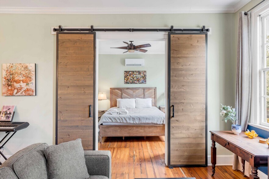 More Photos Of 132 Spring St, Charleston Storefront Retail Residential For Sale