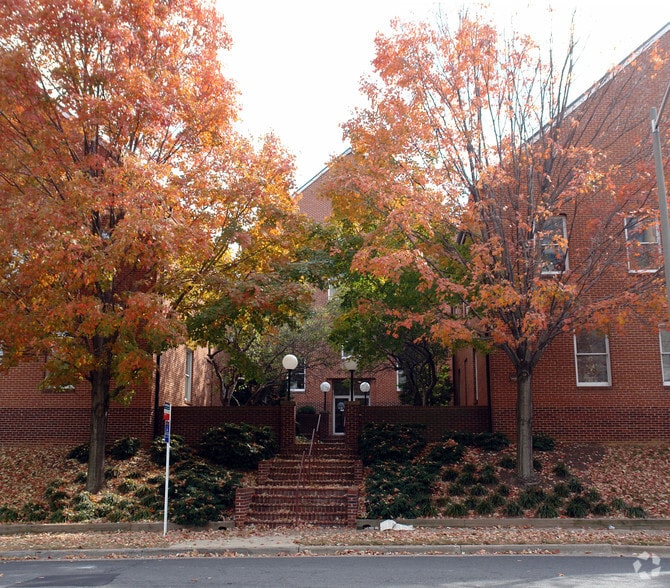 More Photos Of 4220 King St, Alexandria Office For Sale