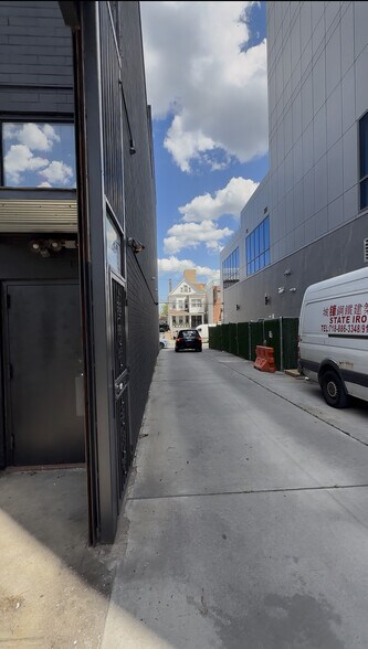 More Photos Of 3354 Farrington St, Flushing Industrial For Lease