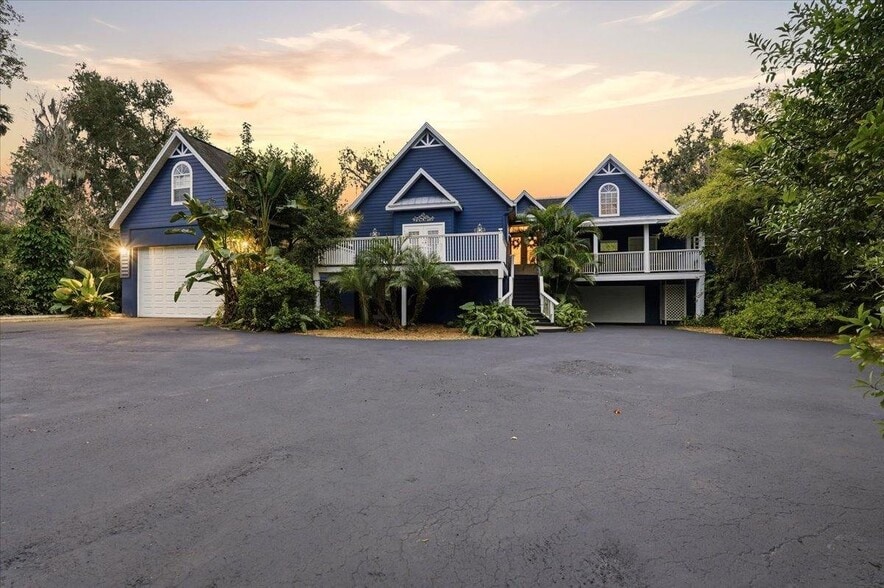 More Photos Of 4703 Rambling River Rd, Brandon Specialty For Sale