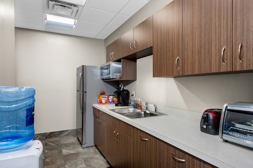 More Photos Of 3020 Orchard Park Rd, Buffalo Office For Sale