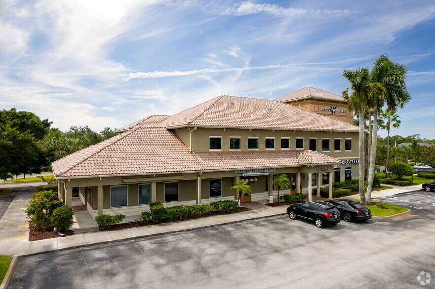 More Photos Of 700-760 SE Indian St, Stuart Office For Lease