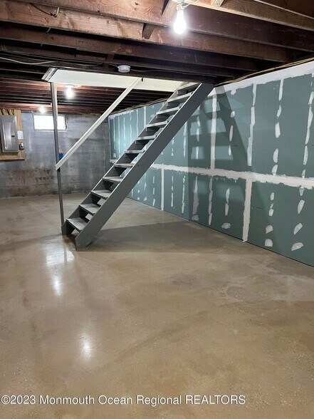 More Photos Of 307 Herbertsville Rd, Brick Storefront Retail Office For Lease