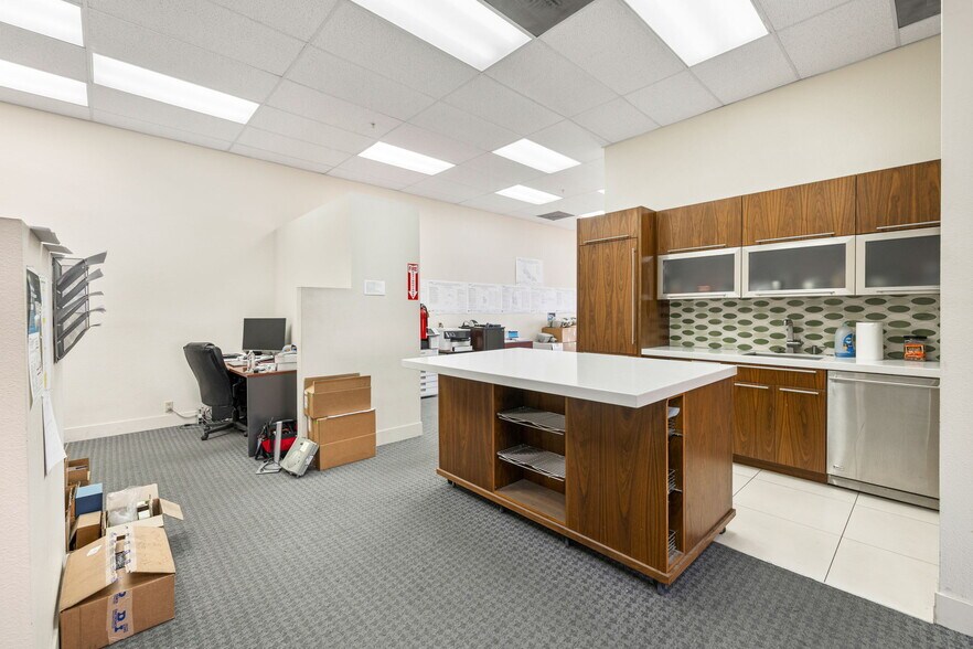 More Photos Of 75090 St. Charles Pl, Palm Desert Warehouse For Lease