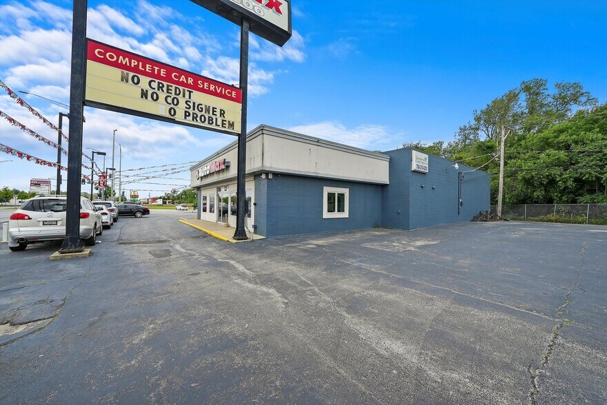 More Photos Of 2920 W 159th St, Markham Freestanding For Sale