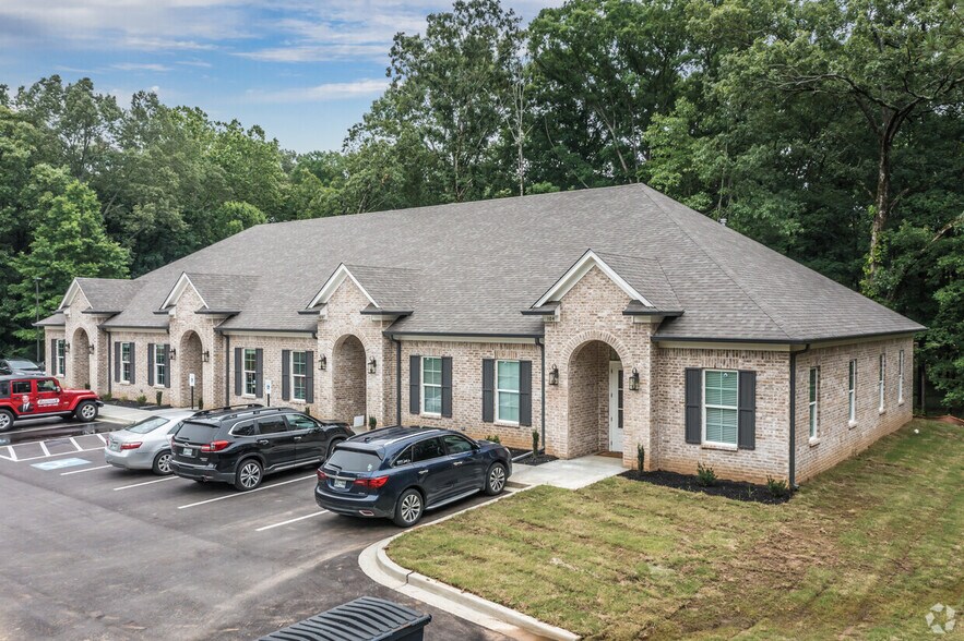 Primary Photo Of 6952 Dogwood Manor N, Olive Branch Office For Lease
