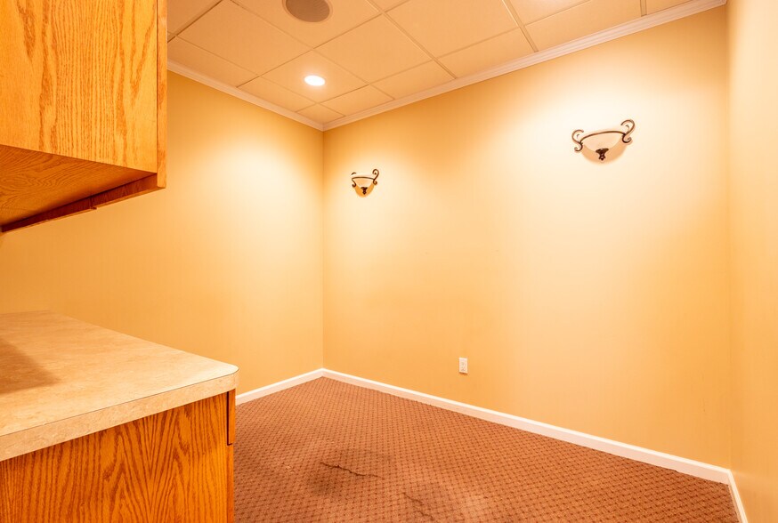 More Photos Of 189 (NYS) Route 25, Riverhead Medical For Sale