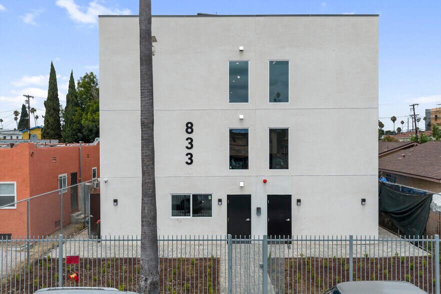More Photos Of 833 W 84th St, Los Angeles Apartments For Sale