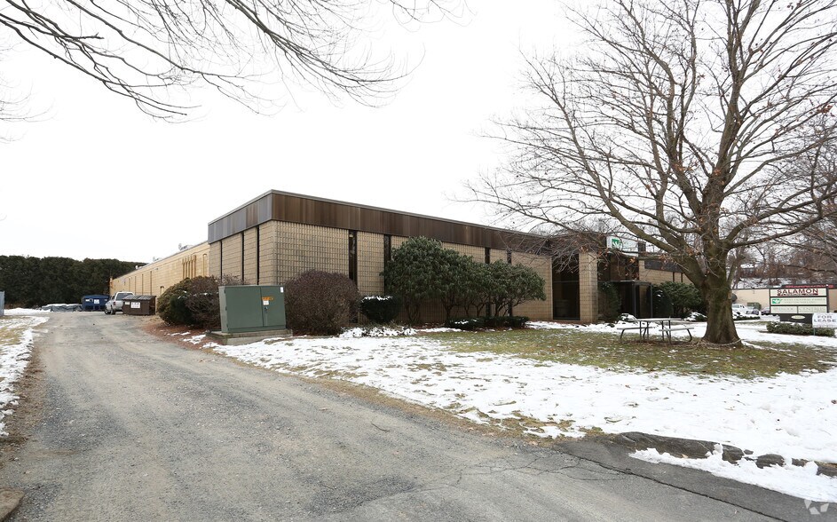 More Photos Of 103 Myron St, West Springfield Unknown For Lease