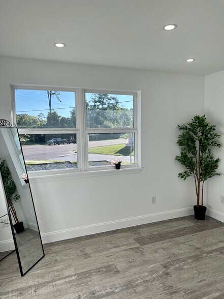 More Photos Of 6678 Atlantic Blvd, Jacksonville General Retail For Lease