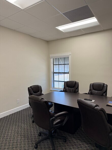 More Photos Of 935 Main St, Safety Harbor Office For Lease