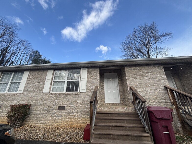 More Photos Of 2820 Plymouth Rd, Johnson City Apartments For Sale