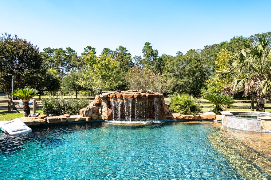 More Photos Of 11105 Crockett Martin Rd, Conroe Land For Sale