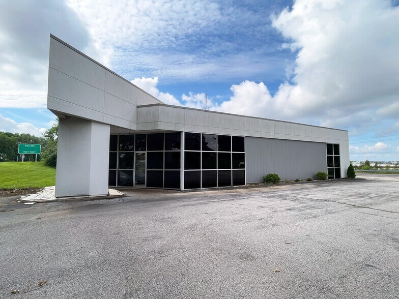 Primary Photo Of 11136 Dorsett Rd, Maryland Heights Flex For Sale