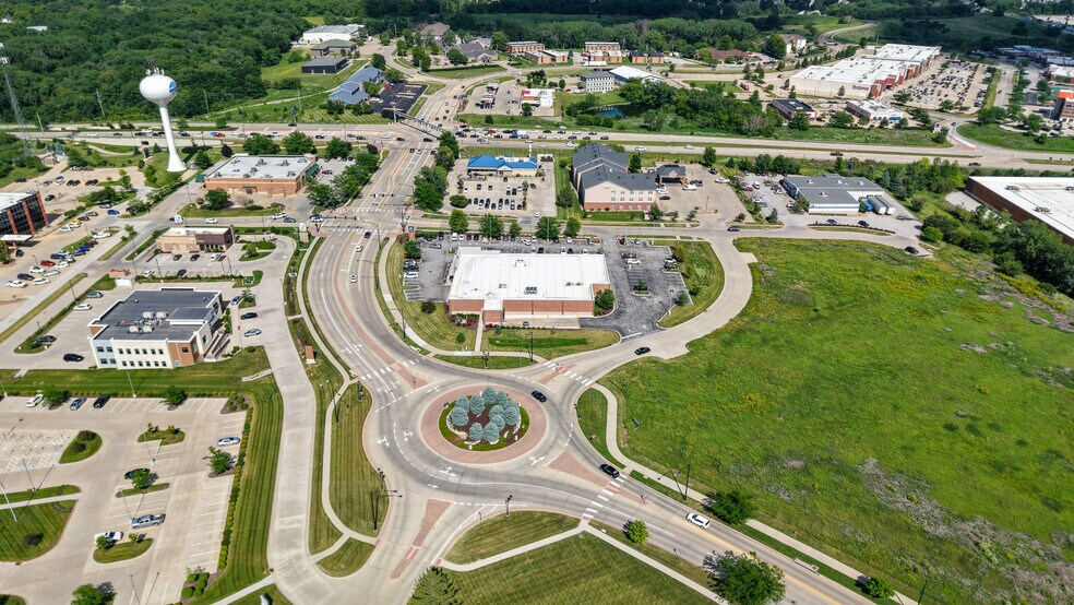 More Photos Of 2750 Heartland Dr, Coralville Supermarket For Sale