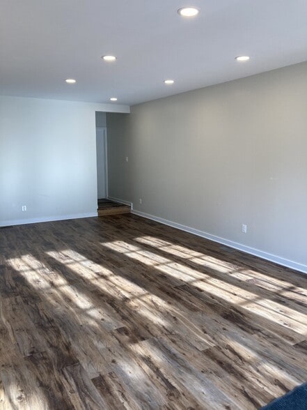 More Photos Of 819 S Broadway, Baltimore Storefront For Lease