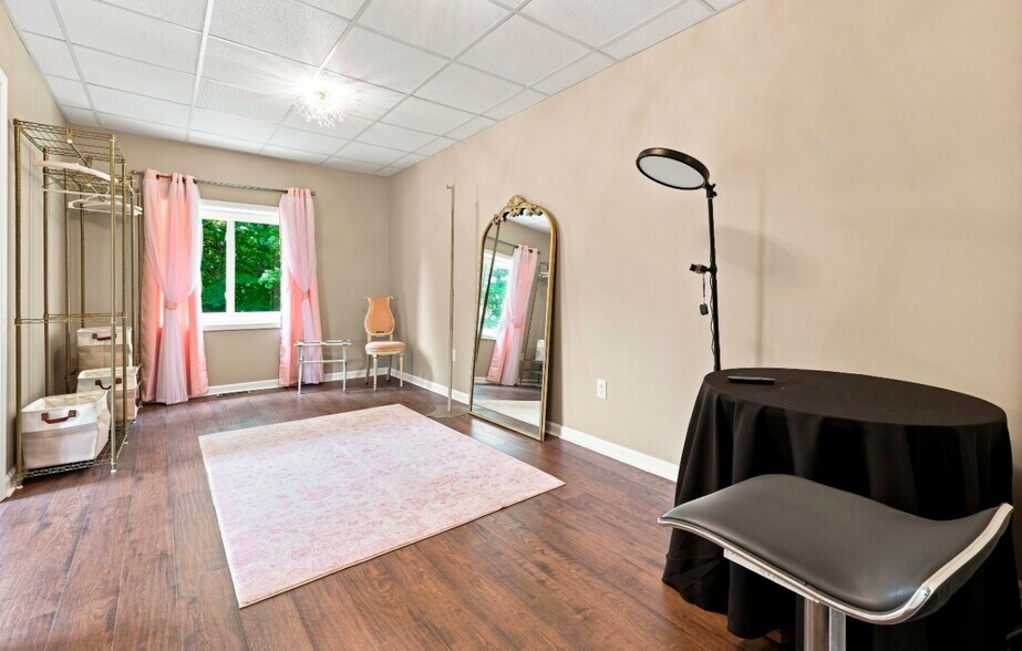 More Photos Of 532 N Kristi Rd, Martinsville Lodge Meeting Hall For Lease