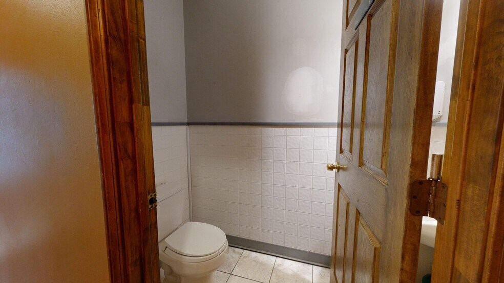 More Photos Of 695 Lisbon St, Lisbon Restaurant For Sale