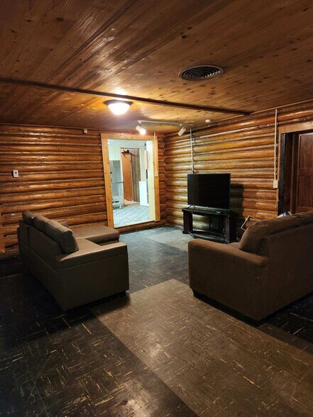 More Photos Of 365 4th St, Rock River General Retail For Sale
