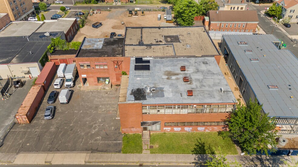 More Photos Of 19-29 Lafayette St, Hartford Distribution For Sale