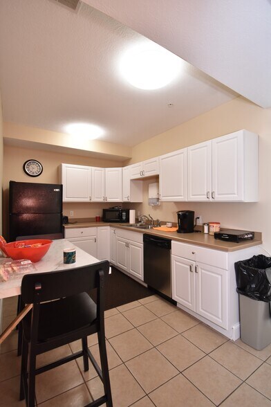 More Photos Of 972 Youngstown Kingsville Rd, Vienna Office For Sale