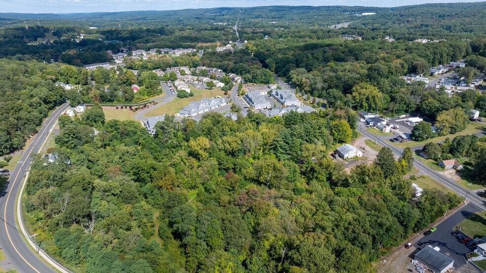 More Photos Of 985 Hartford Tpke, Vernon Service For Lease