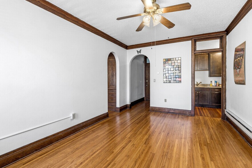 More Photos Of 664 Grand Ave, Saint Paul Storefront Retail Residential For Lease