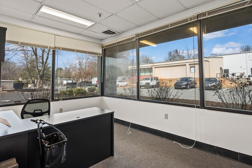 More Photos Of 4410 Indiana Ave, Winston-Salem Warehouse For Lease