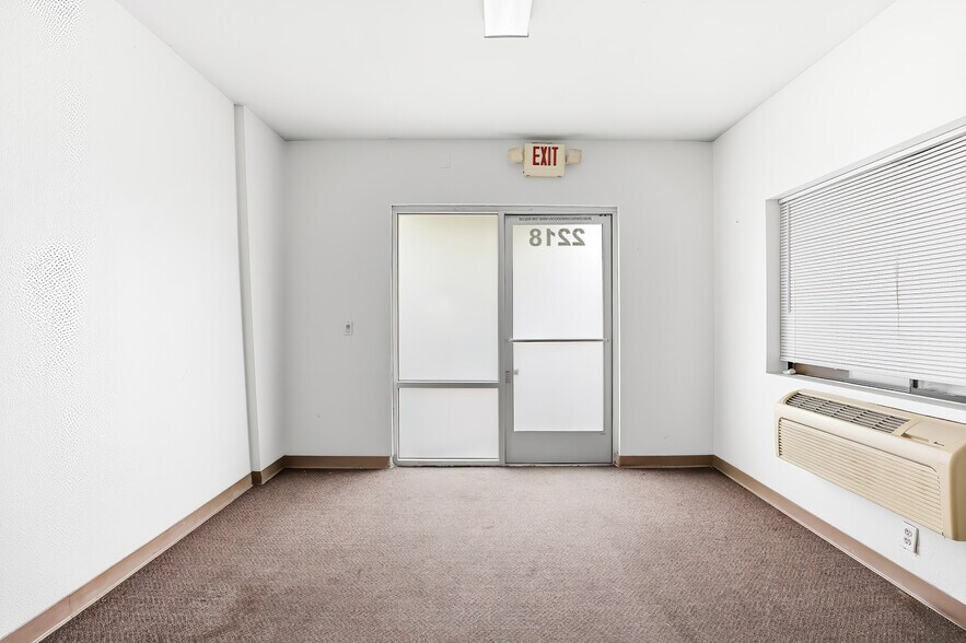 More Photos Of 2200-2248 MaryAnne Dr, Turlock Warehouse For Lease