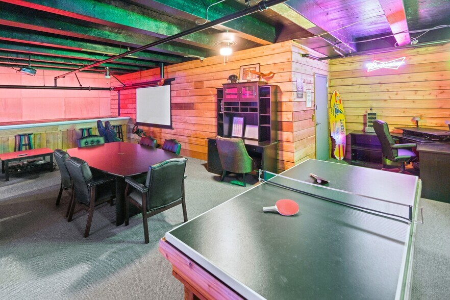 More Photos Of 933 Market St, Tacoma Storefront For Sale