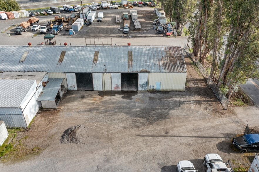 More Photos Of 141 Helman Ln, Cotati Warehouse For Lease