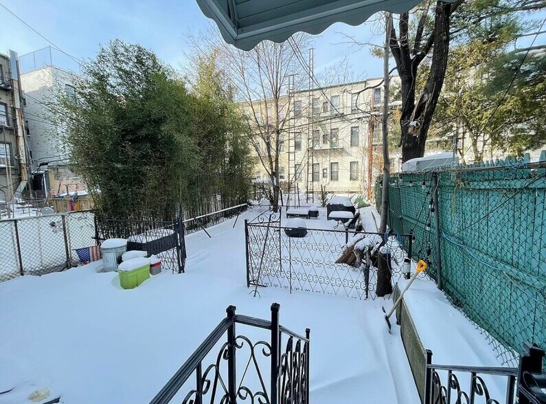 Primary Photo Of 1007 Broadway, Brooklyn Storefront Retail Residential For Lease