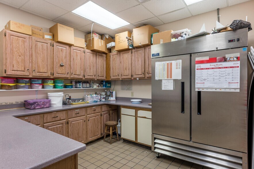 More Photos Of 9298 Apison Pike, Ooltewah Office Residential For Sale