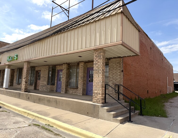More Photos Of 108 Main st, Trinity Storefront For Sale