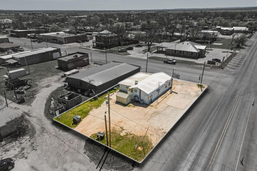 More Photos Of 542 Graham St, Tuscola General Retail For Sale