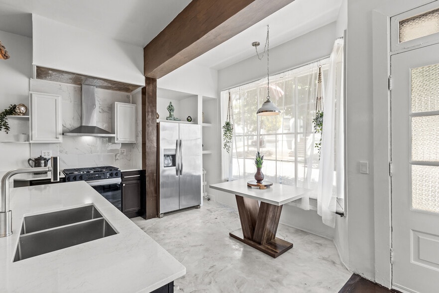 More Photos Of 116 Calverley St, Providence Storefront For Sale