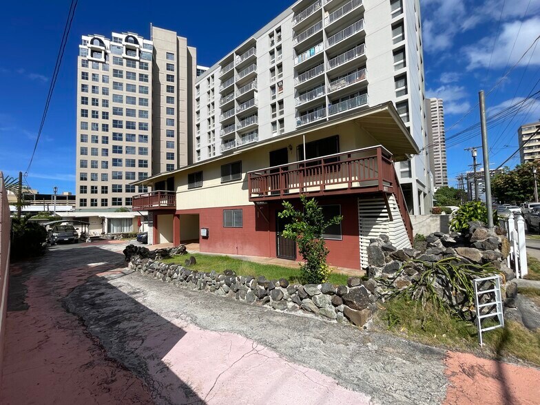 More Photos Of 1077 Kinau St, Honolulu Multifamily For Sale