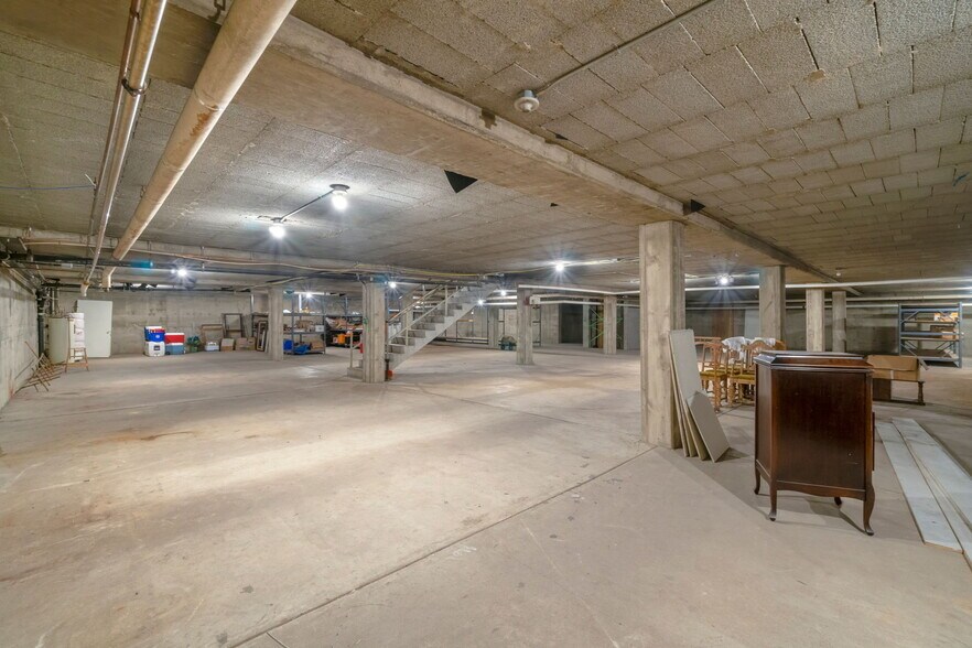 More Photos Of 1620 Thomes Ave, Cheyenne Light Distribution For Sale