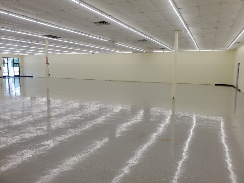 More Photos Of 10188 Dayton Pike, Soddy Daisy Light Manufacturing For Lease