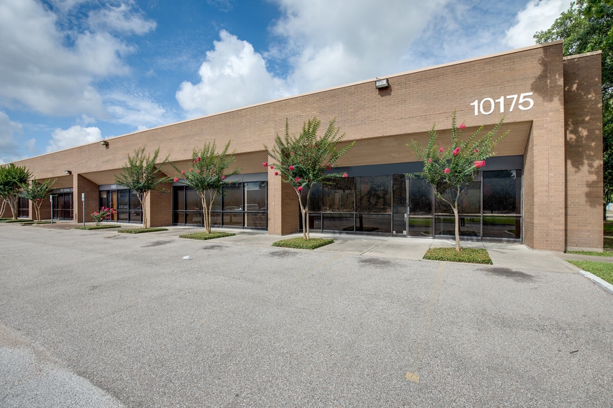 More Photos Of 10161-10175 Harwin Dr, Houston Unknown For Lease