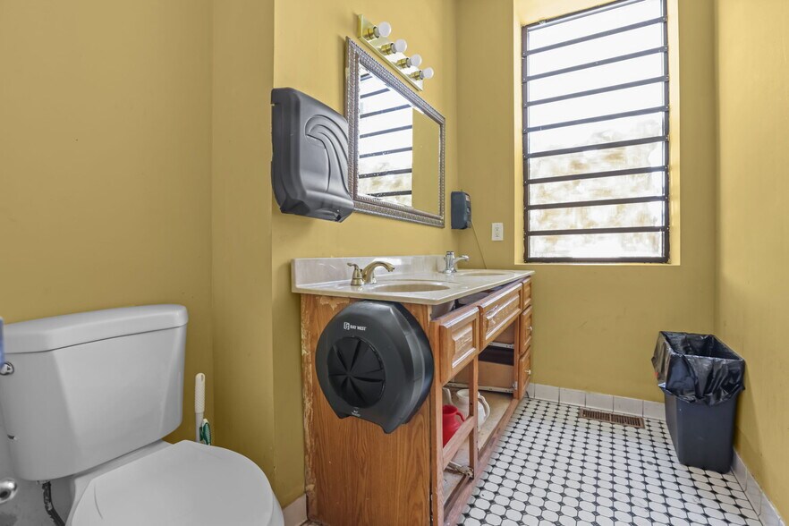 More Photos Of , Minneapolis General Retail For Sale